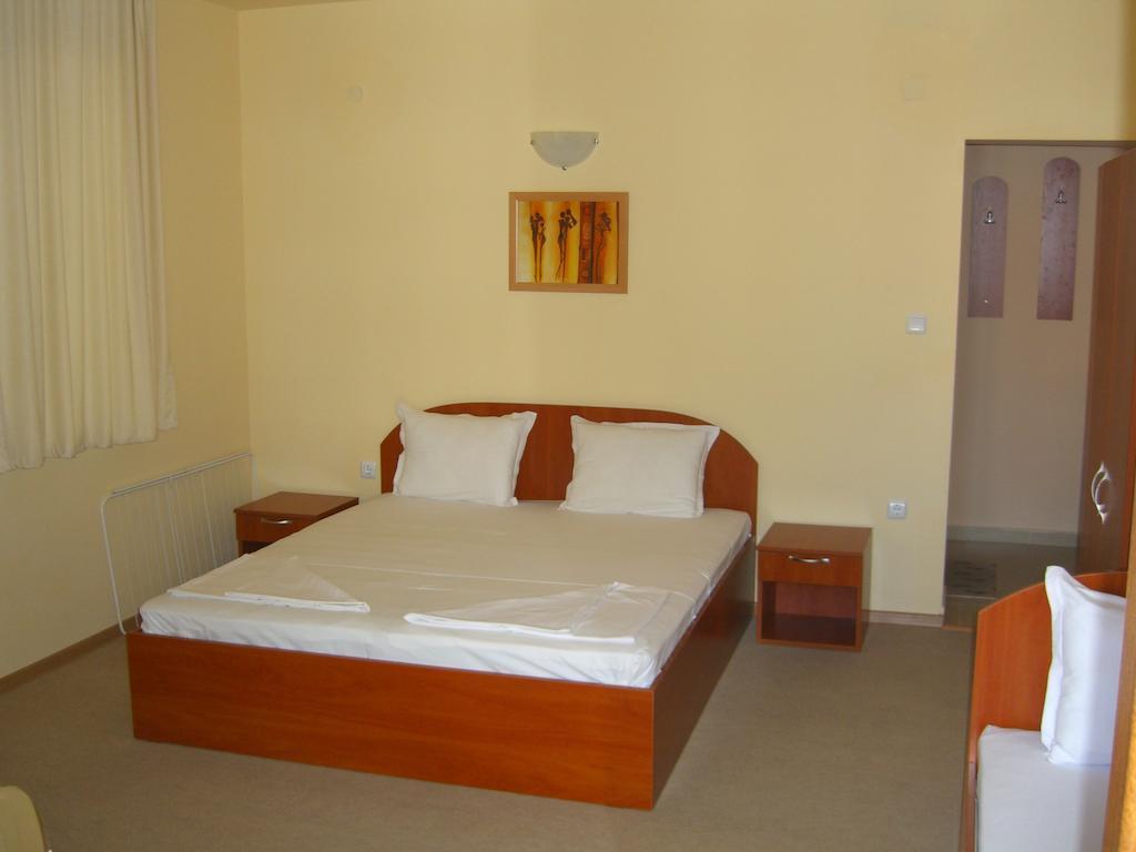 Terra Guest House Ravda Rum bild